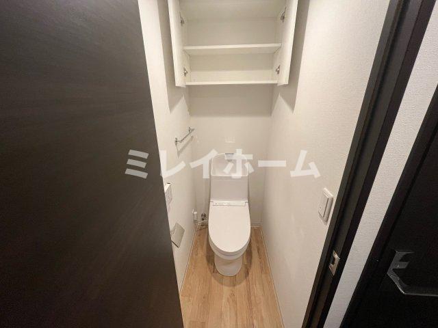 トイレ　同建物内別のお部屋の参考写真になります。