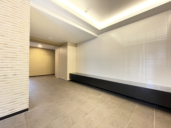 ロビー　宅配ＢＯＸあり