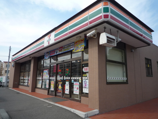 コンビニ　セブンイレブン横浜明治学院大学正門前店（コンビニ）まで200m