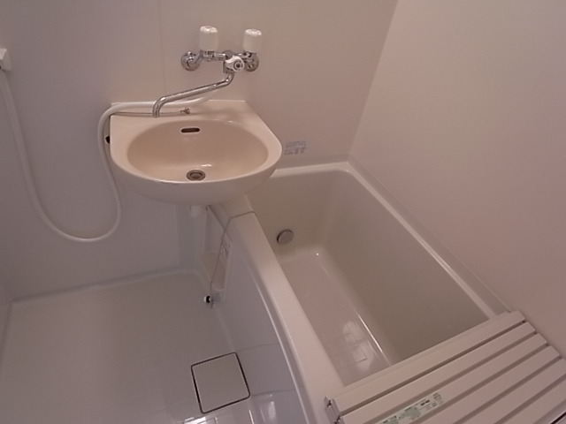 バス・シャワールーム　バスルーム