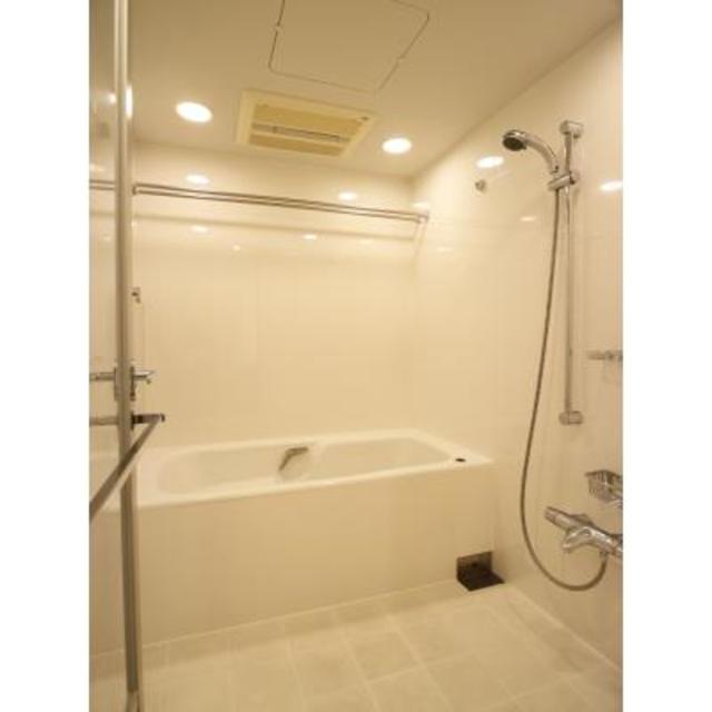 バス・シャワールーム　※写真は同タイプ住戸です。