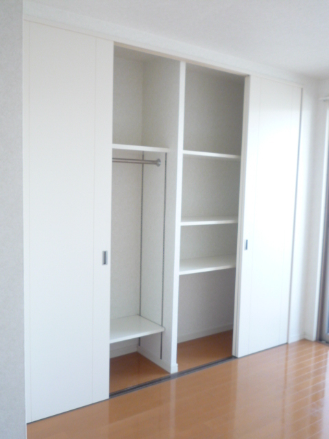 収納　引き戸の為、室内を有効に使用出来ますよ♪