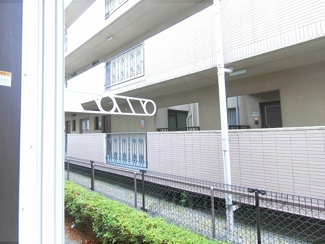 バルコニー　物干しのみ