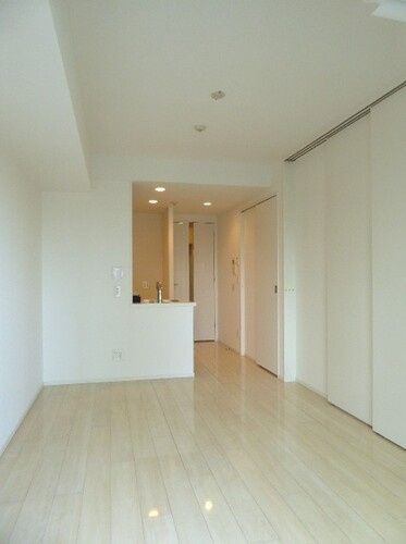 居室・リビング　☆明るい洋室☆