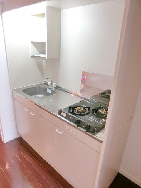 キッチン　ガスコンロ２口設置済