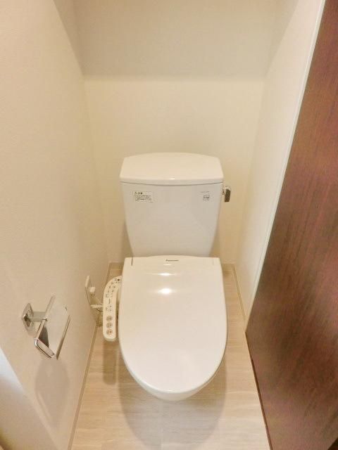 トイレ　洗浄暖房便座