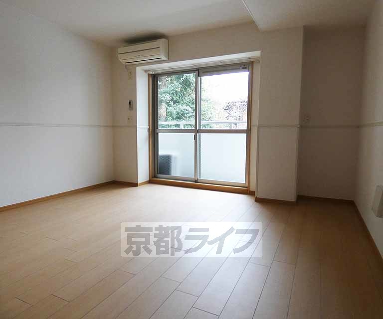 居室・リビング　広々としたお部屋です。