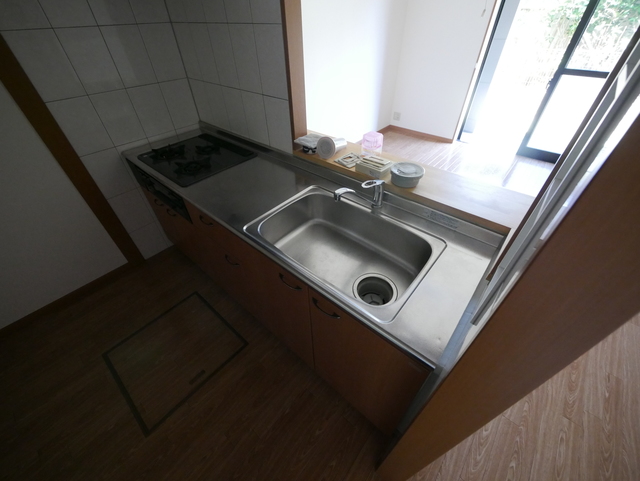 キッチン　★カウンター付きのキッチンでシンクが深いですね★