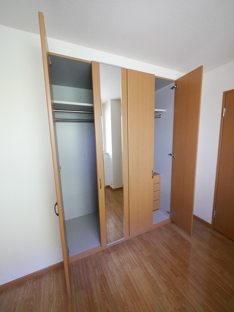 収納　★鏡付の大きな収納ですね★