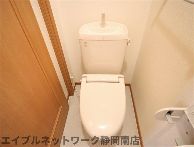トイレ　シンプルで使いやすいトイレです