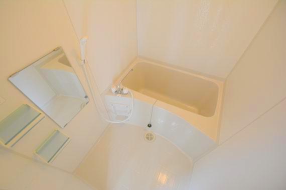 バス・シャワールーム　ゆったりと入るなら、お風呂とトイレとは別々が嬉しいですよね。