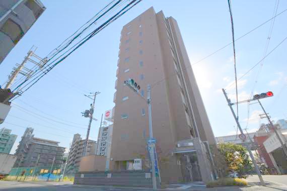 建物外観　存在感のある外観は落ちついた色合いで、堂々としていますね。