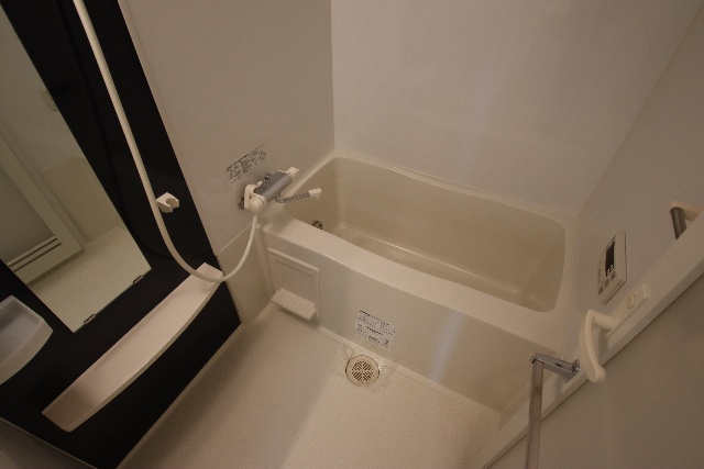 バス・シャワールーム　※別室の参考写真の為、現況優先です。