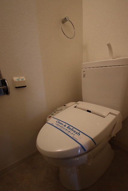 トイレ　※別室の参考写真の為、現況優先です。