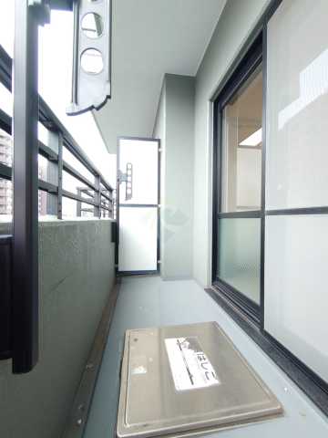 バルコニー　別部屋の画像になります。