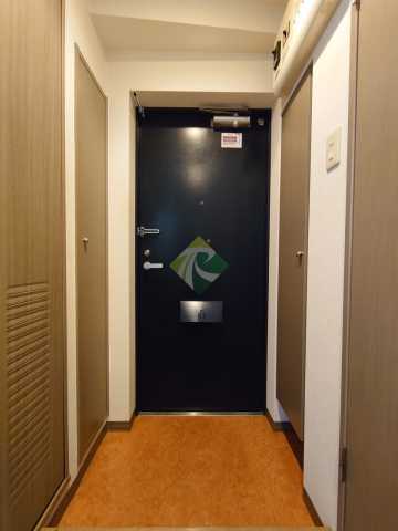 玄関　別部屋の画像になります。