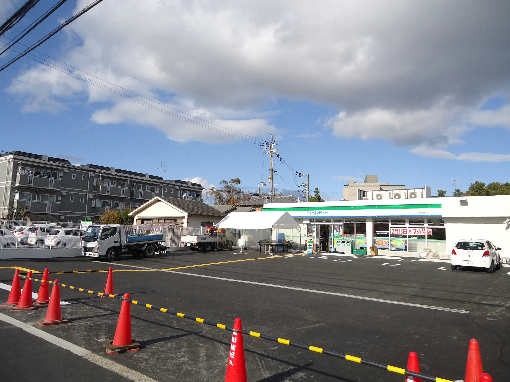 コンビニ　ファミリーマート 枚方星丘店（コンビニ）まで82m