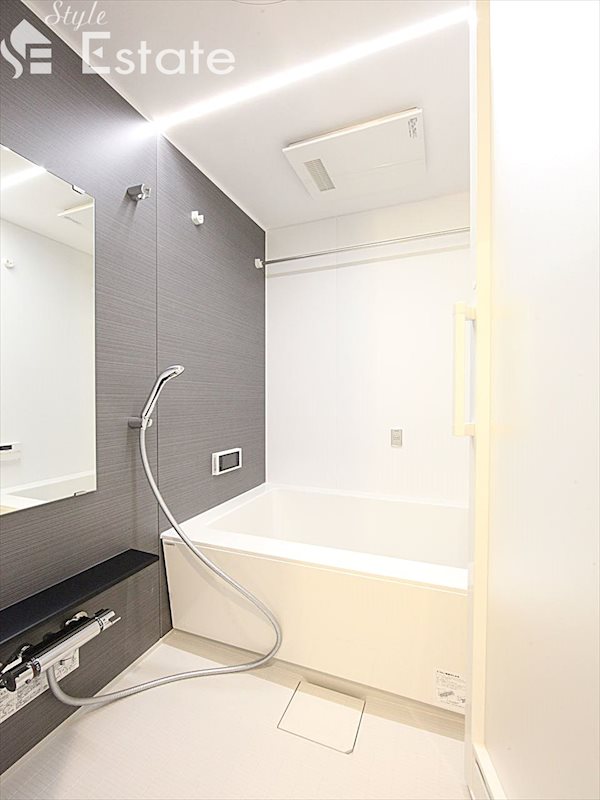 バス・シャワールーム　バスルーム