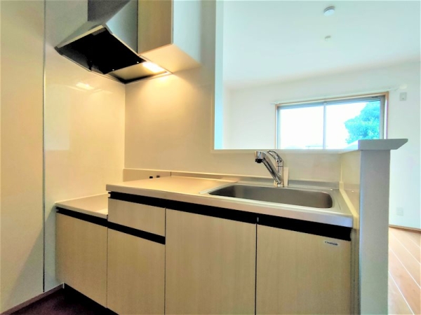 キッチン　※参考写真　同建築メーカー施工の同間取完成他物件のものです。