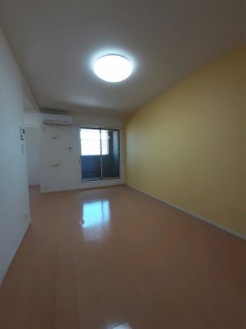 居室・リビング　居間です