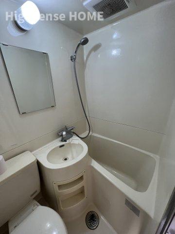 バス・シャワールーム　落ち着いた空間のお風呂です