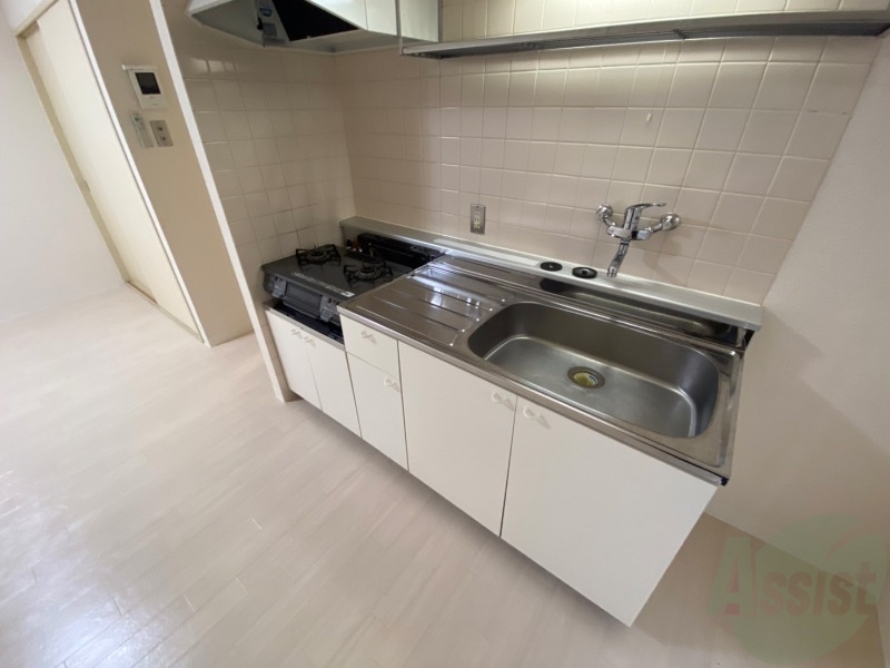 キッチン　キッチンです。ご自身でコンロを設置していただけます。