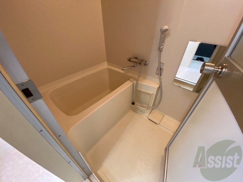 バス・シャワールーム　お風呂になります。一日の疲れを癒してくださいね。