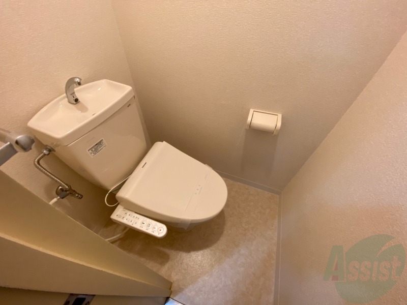 トイレ　ウォシュレット機能がついたトイレ。安心して使用できますね。