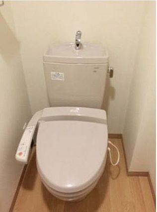 トイレ　別の部屋の参考画像です。