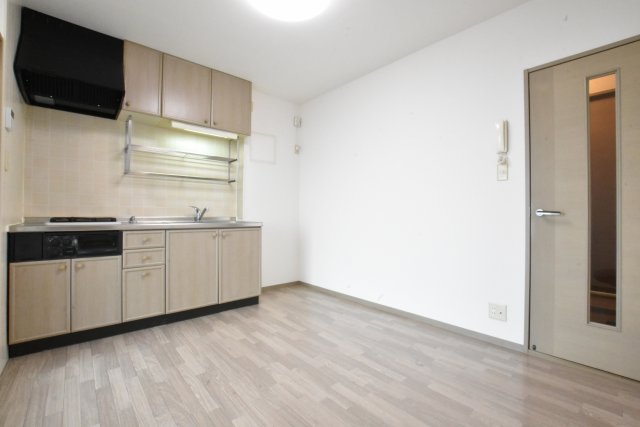 居室・リビング　同物件、別号室の写真です。