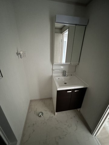 洗面設備　※同間取り・別号室です。カラーリングが一部異なります。