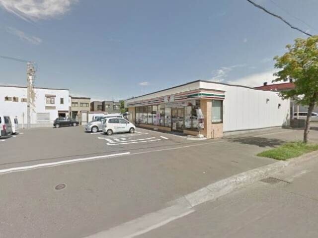コンビニ　セブンイレブン札幌西野5条店（コンビニ）まで263m