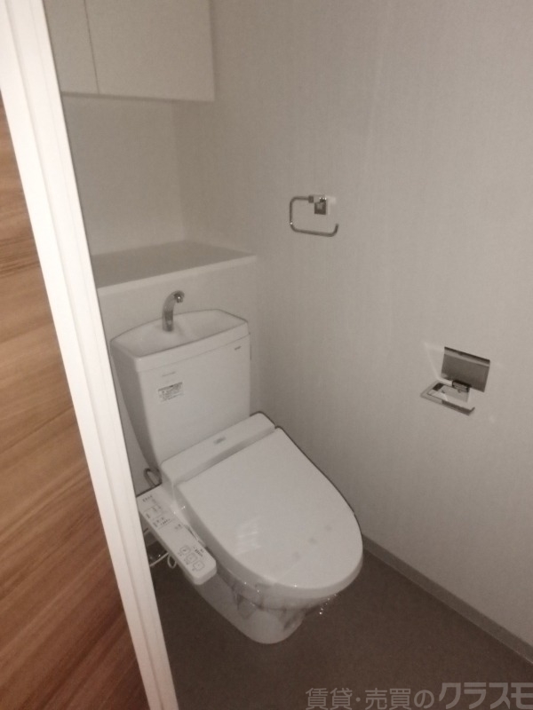 トイレ　温水洗浄便座付のトイレ