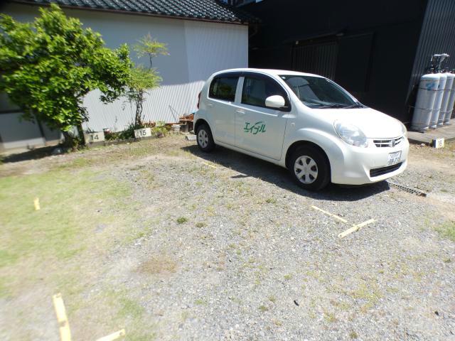 駐車場　駐車場