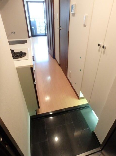 玄関　別部屋同仕様タイプ