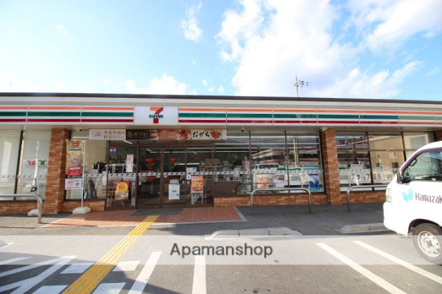 コンビニ　セブンイレブン（コンビニ）まで725m