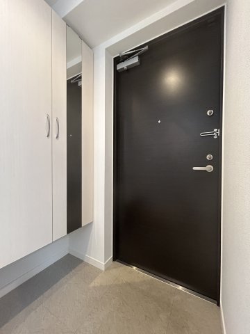 玄関　収納もある玄関です