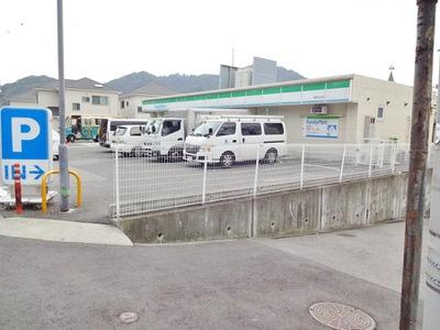 コンビニ　ファミリーマート柳屋長田丸山店（コンビニ）まで1141m