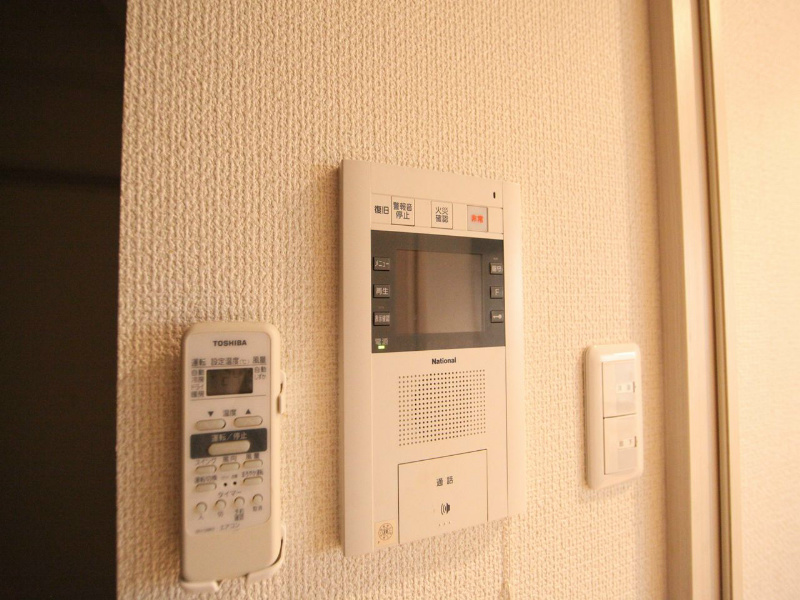 セキュリティ　TVモニター付インターホン
