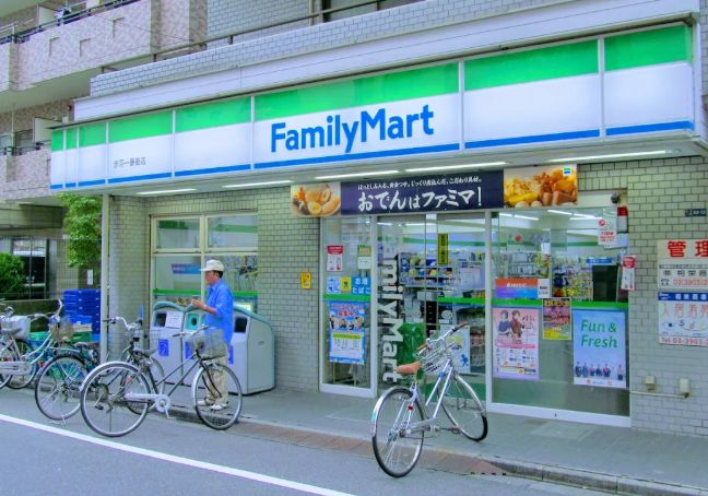 コンビニ　ファミリーマート赤羽一番街店（コンビニ）まで365m