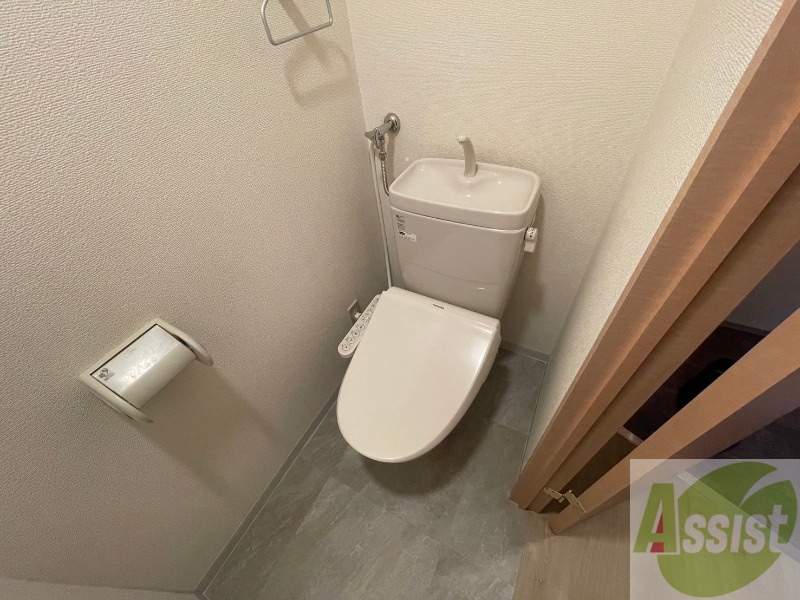 トイレ　こちらはトイレです。清潔感があり、安心して使用できます。