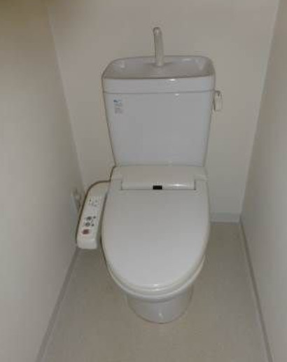 トイレ　別部屋の画像を使用しております。