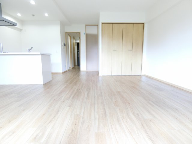 居室・リビング　詳細は、RISUMO江坂本店→06-6155-7137まで♪