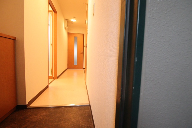 玄関　※別室の参考写真の為、現況優先です。