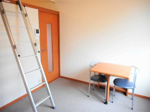 その他部屋・スペース　テーブルは折り畳み式です