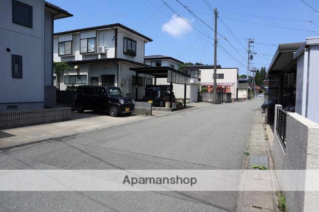 その他　前面道路（その他）まで0m