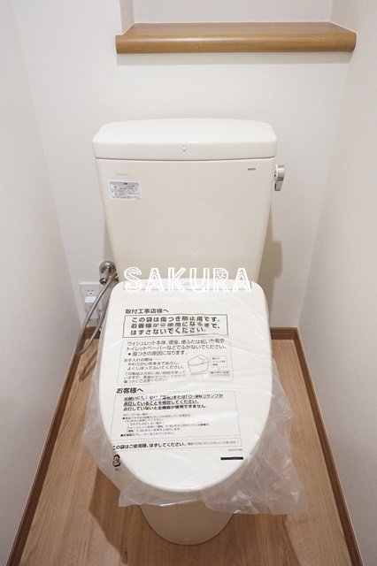 トイレ　嬉しい温水洗浄便座付き♪