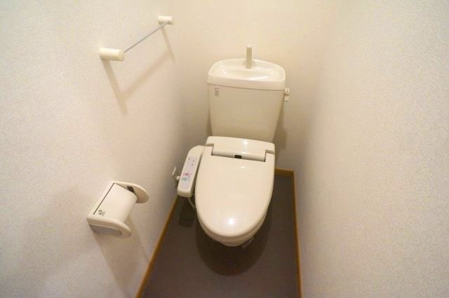 トイレ　ゆったりとした空間のトイレです