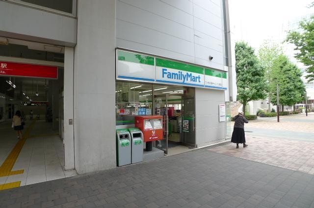 コンビニ　ファミリーマート（コンビニ）まで490m