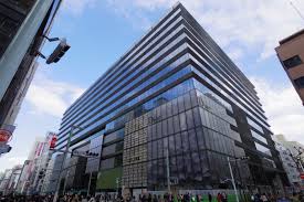 ショッピングセンター　GINZA　SIX（ショッピングセンター）まで211m
